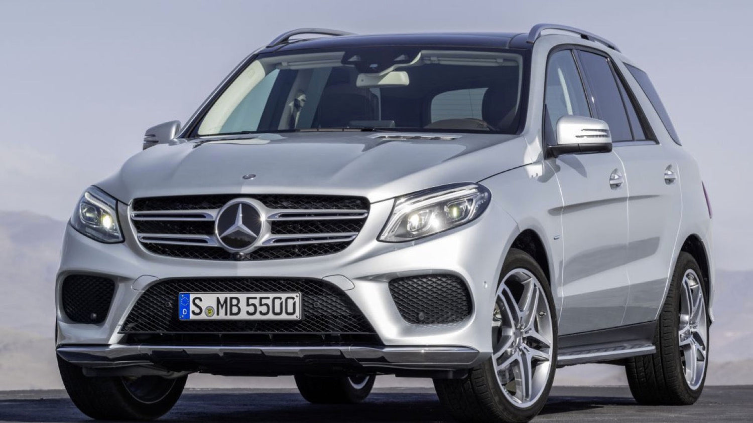 Mercedes GLE 500e Plug-In Charging cable