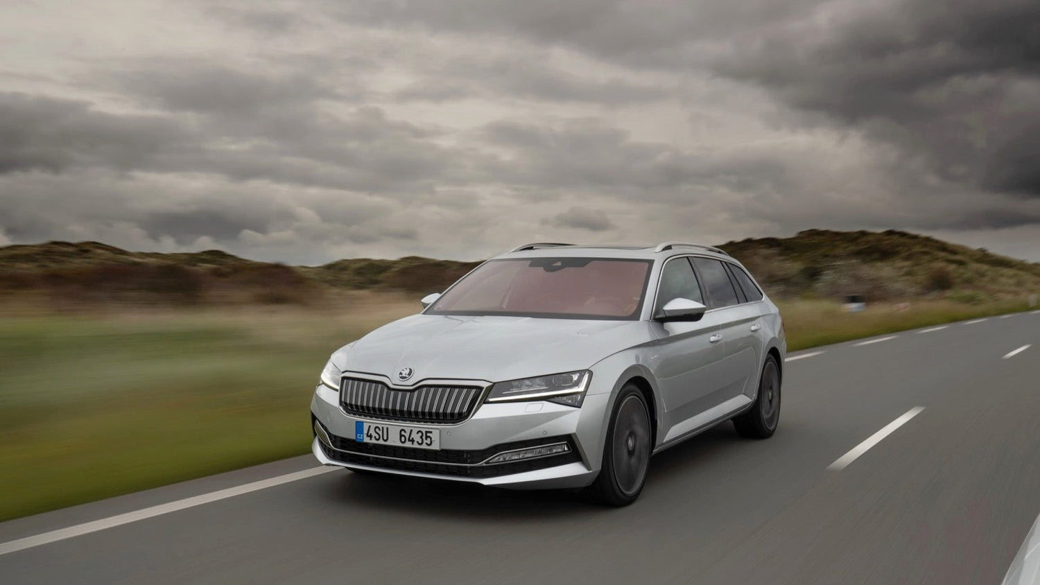 Skoda Superb Combi Charging cable