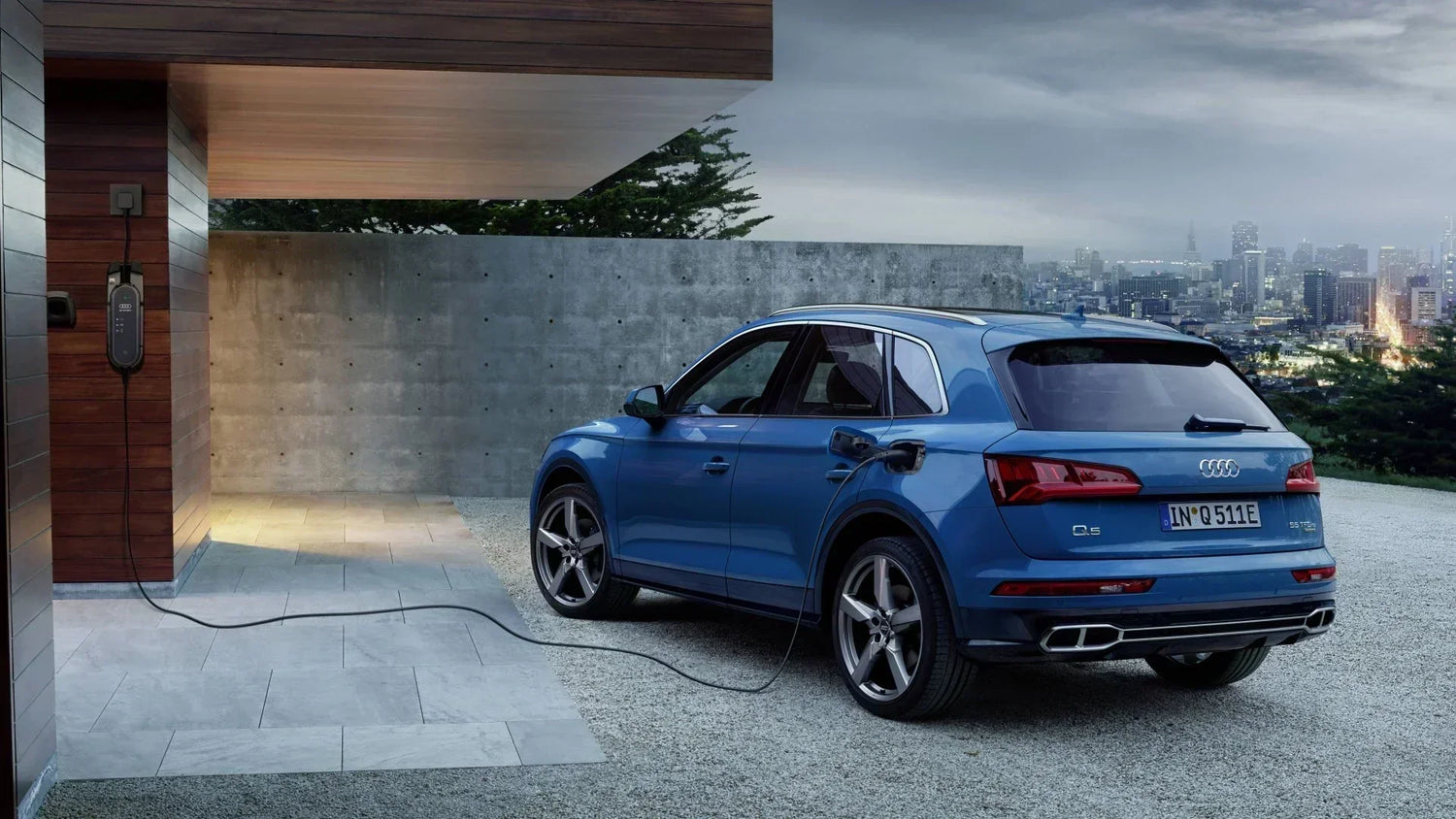 Audi Q5 TFSI PHEV charging cable