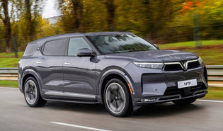 VinFast VF 9 Charging cable