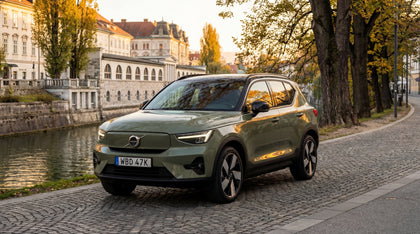 Volvo XC40 Recharge P8 AWD charging cable