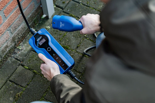 Type 2 - 16A rød CEE kontakt | 3-fase | Justerbar 8A - 16A | 11kW ladekabel